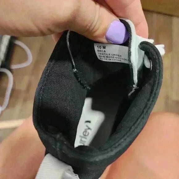 Hurley Women's Hi-top Sneaker Size 10 M Black And White - Picture 7 of 8